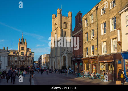 King's Parade, Grossen St. Mary's Church, Cambridge, Cambridgeshire, England, Vereinigtes Königreich, Europa Stockfoto