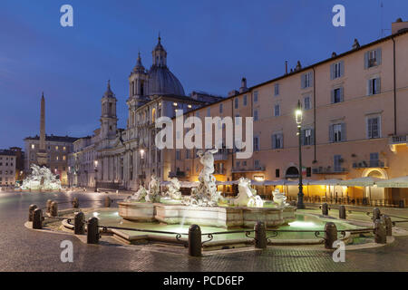 Fontana dei Quattro Fiumi Brunnen, die Fontana del Moro Brunnen, Sant'Agnese in Agone Kirche, Piazza Navona, Rom, Latium, Italien, Europa Stockfoto