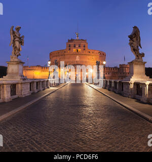 Mausoleum des Hadrian, Castel Sant'Angelo, Ponte Sant'Angelo Brücke, Weltkulturerbe der UNESCO, Rom, Latium, Italien, Europa Stockfoto