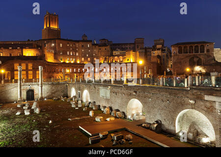 Die Trajans Märkte, Torre delle Milizie Turm, das Forum Romanum (Foro di Trajano), UNESCO-Weltkulturerbe, Rom, Latium, Italien, Europa Stockfoto