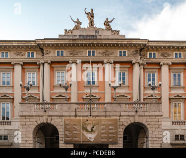 Triest, Italien, vom 31. Juli 2018. Teatro Verdi (Opernhaus) in Triest. Foto von Enrique Ufer Stockfoto