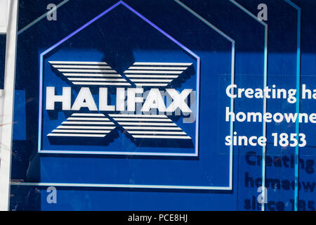 LONDON, Großbritannien - 31 JULI 2018: Halifax Bank store Front auf der Oxford Street in Central London. Stockfoto