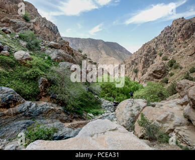 Berge, Landschaften und Wasserfall im Tal von Ourika, Marokko Stockfoto