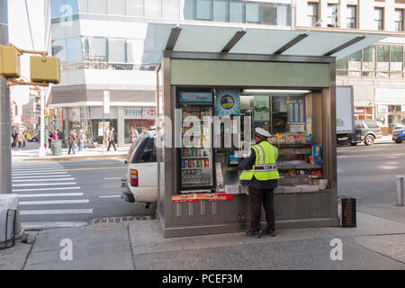 New York, NY - November 29, 2016: Die Menschen in den Straßen von New York. USA Stockfoto