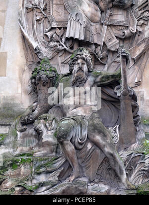 Detail der Porte Saint Denis ist ein Pariser Monument, das sich im 10. Arrondissement von Paris, Frankreich Stockfoto