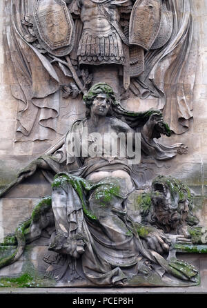 Detail der Porte Saint Denis ist ein Pariser Monument, das sich im 10. Arrondissement von Paris, Frankreich Stockfoto