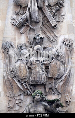 Detail der Porte Saint Denis ist ein Pariser Monument, das sich im 10. Arrondissement von Paris, Frankreich Stockfoto