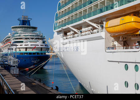 Unabhängigkeit der Meere, eine Freiheit, klasse Kreuzfahrtschiff der Royal Caribbean Cruise Line Unternehmen im Mittelmeerraum betrieben Stockfoto