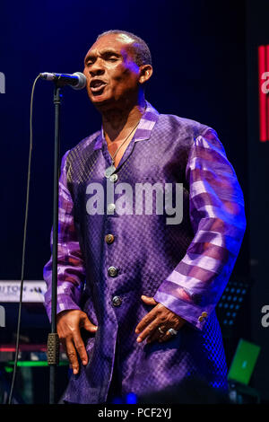 Ken Boothe auf der Hauptbühne bei womad am Donnerstag, 26. Juli 2017 in Charlton Park, Wiltshire statt. Bild: Ken Boothe OD ist ein jamaikanischer Sänger. Stockfoto