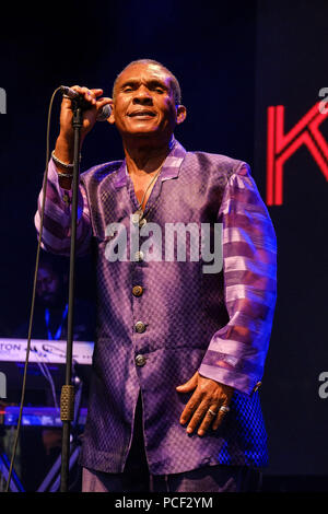 Ken Boothe auf der Hauptbühne bei womad am Donnerstag, 26. Juli 2017 in Charlton Park, Wiltshire statt. Bild: Ken Boothe OD ist ein jamaikanischer Sänger. Stockfoto