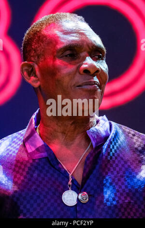 Ken Boothe auf der Hauptbühne bei womad am Donnerstag, 26. Juli 2017 in Charlton Park, Wiltshire statt. Bild: Ken Boothe OD ist ein jamaikanischer Sänger. Stockfoto