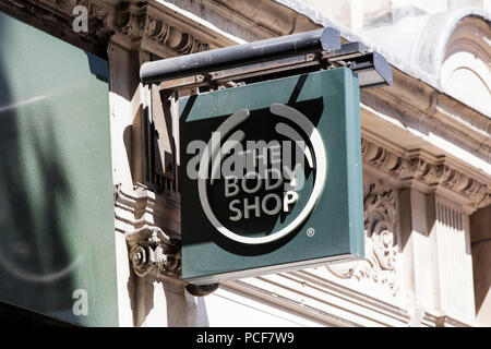 LONDON, Großbritannien - 31 JULI 2018: The Body Shop Kosmetik Store auf der Oxford Street in Central London. Stockfoto
