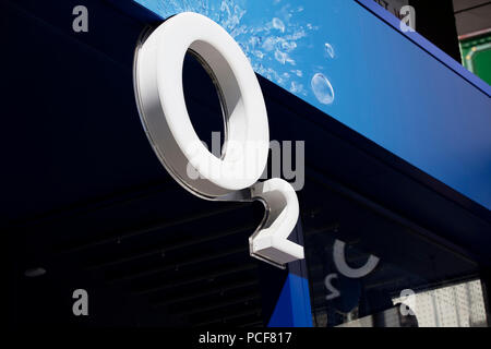LONDON, Großbritannien - 31 JULI 2018: O2 Telekommunikation store Front auf der Oxford Street in Central London. Stockfoto