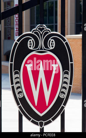 MADISON, WI/USA - 26. JUNI 2014: Universität von Wisconsin Logo am Lager Randall. Stockfoto