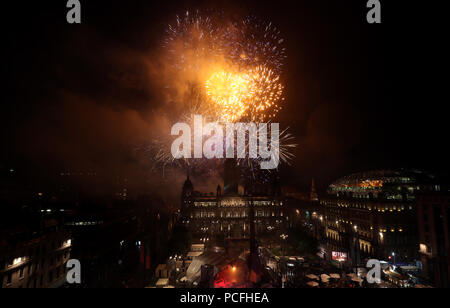 Feuerwerk während der großen Eröffnungsparty der Europameisterschaften 2018 am George Square in Glasgow. DRÜCKEN SIE VERBANDSFOTO. Bilddatum: Mittwoch, 1. August 2018. Siehe PA Story Sport European. Bildnachweis sollte lauten: Jane Barlow/PA Wire Stockfoto