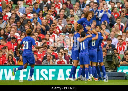 Dublin, Irland. 1 Aug, 2018. Chelsea Spieler feiern Antonio's Rudiger vorangegangen Ziel während Chelsea v Arsenal internationalen Champions Cup im Aviva Stadium. Credit: Ben Ryan/SOPA Images/ZUMA Draht/Alamy leben Nachrichten Stockfoto