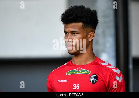 Freiburg, Deutschland. 02 Aug, 2018. Chima Okoroji der SC Freiburg auf der Tonhöhe. Quelle: Patrick Seeger/dpa/Alamy leben Nachrichten Stockfoto