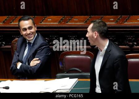 Luigi Di Maio e Claudio Cominardi Roma 02/08/2018. Kamera. Discussione generale sul Decreto Dignita'. Rom August 2 2018. Kammer der Abgeordneten. Diskussion über "würde Dekret". Foto Samantha Zucchi Insidefoto Stockfoto