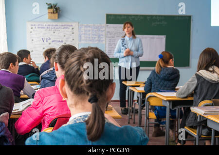 Schule Kinder sind aktiv in der Klasse. Bildung. Stockfoto