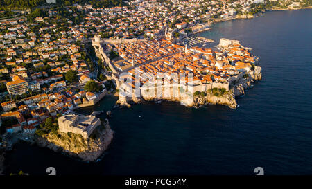 Die alte Stadtmauer von Dubrovnik, Kroatien Stockfoto