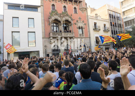 Granollers, Katalonien, Spanien, 3. Oktober 2017: ruhigen Menschen aus Protest gegen die spanische Polizei Intervention am 1. Oktober in Katalonien Referendum. Stockfoto