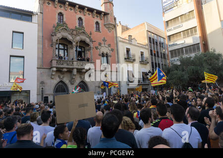 Granollers, Katalonien, Spanien, 3. Oktober 2017: ruhigen Menschen aus Protest gegen die spanische Polizei Intervention am 1. Oktober in Katalonien Referendum. Stockfoto