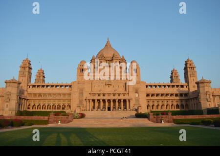 Umaid Bhawan Palace, Jodhpur, Rajasthan, Indien gelegen, ist einer der größten privaten Residenzen der Welt Stockfoto