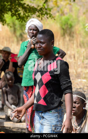 TAMBERMA VIL, TOGO - Jan 13, 2017: Unbekannter Tammari im Dorf. Tammaris sind ethnische Gruppe von Togo und Benin Stockfoto