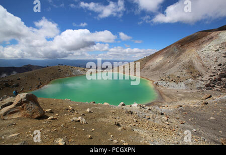 Entlang der Tongariro Alpine Crossing: Emerald Lakes Stockfoto