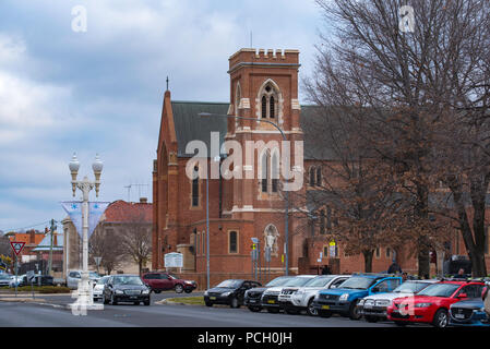 Die Kathedrale Pfarrei St. Michael und St. John im Keppel Street Bathurst, New South Wales, Australien, wurde 1861 nach 4 Jahren Bauzeit abgeschlossen Stockfoto