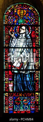 Der hl. Johannes Eudes, Glasfenster in der Basilika von Sacré Coeur, gewidmet dem Heiligen Herzen Jesu in Paris, Frankreich Stockfoto