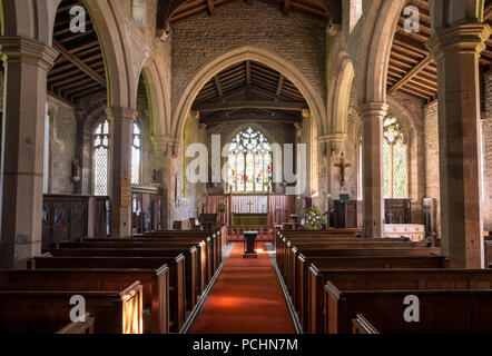 Innenraum von St. Michael und alle Engel Kirche im Taddington, Derbyshire, England. Stockfoto