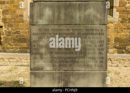 Denkmal für Robert Browne (1550-1633) Gründer der Brownists, Separatisten aus der Kirche von England vor 1620; St Giles, Northampton, Großbritannien Stockfoto