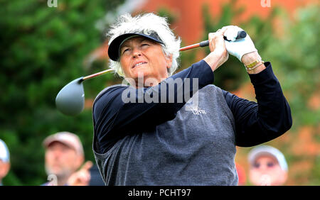 Englands Laura Davies stücke weg am 2. Tag eines der Ricoh Frauen British Open in Royal Lytham & St Annes Golf Club. PRESS ASSOCIATION Foto, Bild Datum: Donnerstag, 2. August 2018. Siehe PA Geschichte Golf Frauen. Foto: Peter Byrne/PA-Kabel. Einschränkungen: Nur für den redaktionellen Gebrauch bestimmt. Keine kommerzielle Nutzung. Stockfoto