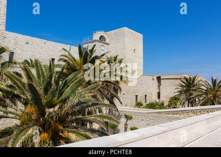 Die alten schwäbischen Schloss von Trani, Apulien, Italien Stockfoto