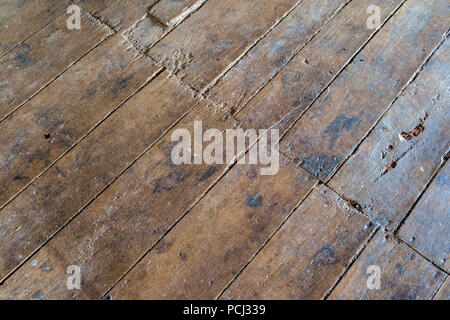 Massive alten französischen Bauernhaus Holzbodenplatten nach der Restaurierung. Full Frame Hintergrund Textur in der Nähe. Stockfoto