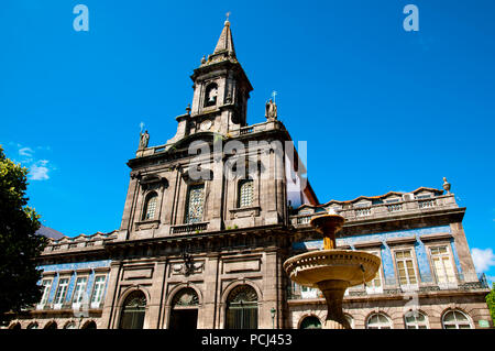 Kirche der Heiligen Dreifaltigkeit - Porto - Portugal Stockfoto