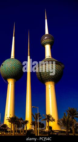 Außenansicht zu frischem Wasser Reservoir aka Kuwait Towers in Kuwait. Stockfoto