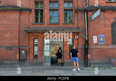 Zulassungsstelle, Jueterboger Straße, Kreuzberg, Berlin, Deutschland, J³terboger Straße Stockfoto