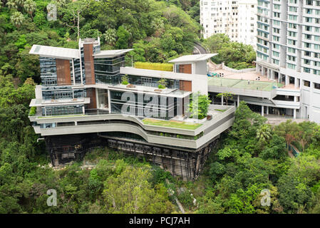 Blick von der Admiralität über Hong Kong Park zu Kennedy Road, Midlevels West. L. an das Ministerium für Auswärtige Angelegenheiten von China, 6 Borrett Rd, Mid-Lev Stockfoto