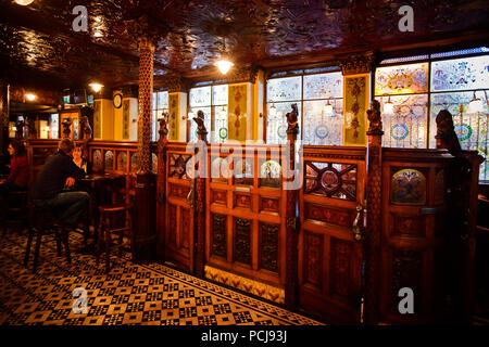 Interieur des 19. Jahrhunderts Victorian bar Stockfoto