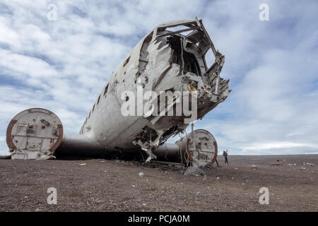 Vik, Iceland-June 11, 2018: Im November 21, 1973 Die US-Navy Douglas R4D-8, Super DC-3 im Süden von Island abgestürzt, Wegen starker Vereisung. Es ist ein Pop Stockfoto