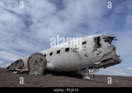 Vik, Iceland-June 11, 2018: Im November 21, 1973 Die US-Navy Douglas R4D-8, Super DC-3 im Süden von Island abgestürzt, Wegen starker Vereisung. Es ist ein Pop Stockfoto