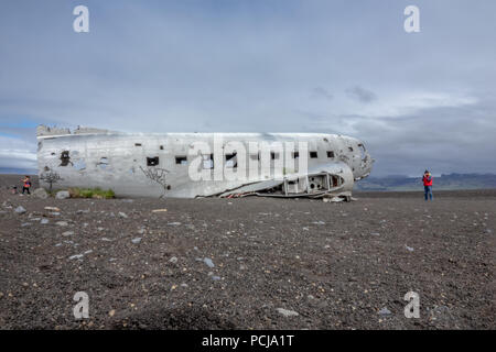 Vik, Iceland-June 11, 2018: Im November 21, 1973 Die US-Navy Douglas R4D-8, Super DC-3 im Süden von Island abgestürzt, Wegen starker Vereisung. Es ist ein Pop Stockfoto