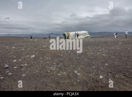 Vik, Iceland-June 11, 2018: Im November 21, 1973 Die US-Navy Douglas R4D-8, Super DC-3 im Süden von Island abgestürzt, Wegen starker Vereisung. Es ist ein Pop Stockfoto