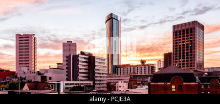 Birmingham, Großbritannien, Skyline bei Sonnenuntergang Stockfoto