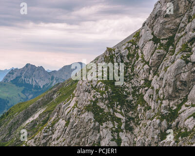 Beängstigend steilen Bergkulisse in den schweizer Alpen Brienzer Rothorn Schweiz Stockfoto