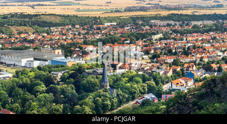 Blick von oben auf das Dorf in der Nähe von thale Blankenburg am Harz, Deutschland. Stockfoto