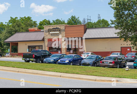 HICKORY, NC, USA-26 Juli 18: Outback Steakhouse ist eine Australische-themed Amerikanischen zwangloses Restaurant Kette, in Tampa, Florida. Stockfoto