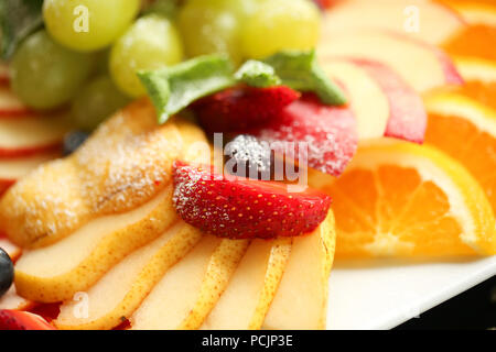 Gesundes Essen. Close up Essen Bild von ausgesuchten Früchten. Makrofotografie der Erdbeere Stockfoto